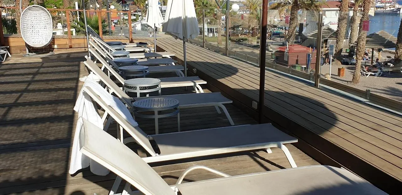Sea Side Eilat Holiday Apartment 0*,