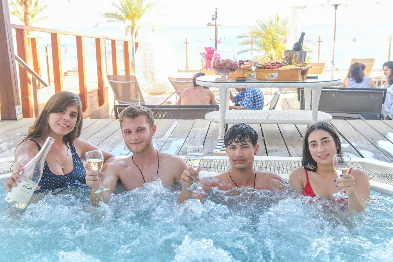 Sea Side Eilat Holiday Apartment