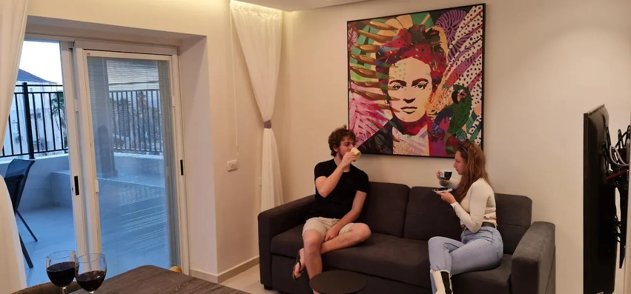 Sea Side Eilat Holiday Apartment
